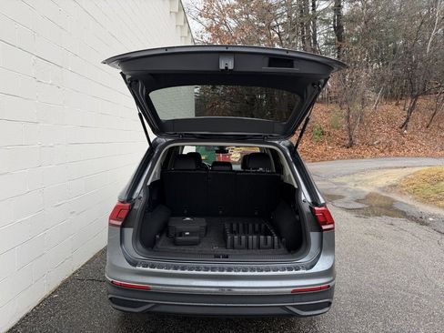 Used 2022 Volkswagen Tiguan SE image 24