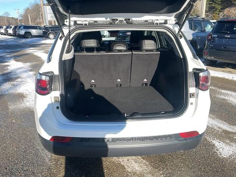 Certified 2022 Jeep Compass Latitude w/ Convenience Group image 19