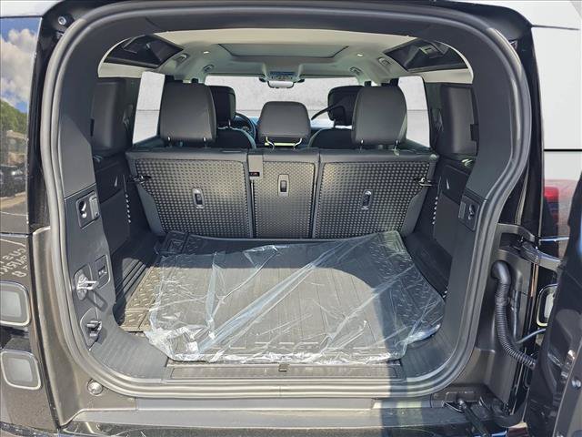New 2026 Land Rover Defender 110 X-Dynamic SE AWD/4WD image 12