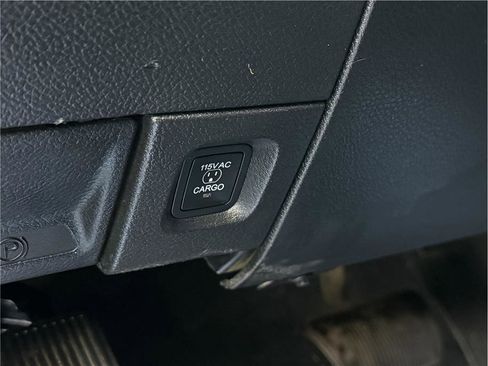 Used 2021 RAM 2500 Laramie w/ Night Edition image 27