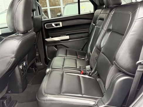 Used 2022 Ford Explorer XLT w/ Equipment Group 202A image 29