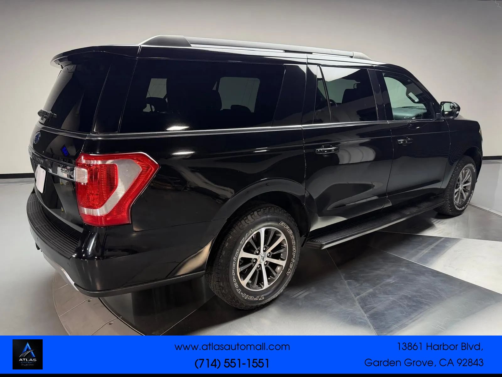 Used 2019 Ford Expedition Max XLT w/ Equipment Group 201A AWD/4WD image 2