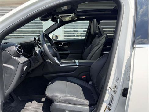Used 2023 Mercedes-Benz GLC 300 4MATIC image 21