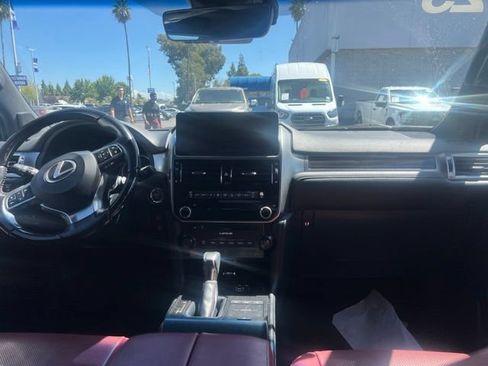 Used 2023 Lexus GX 460 Premium w/ Premium Package AWD/4WD image 8