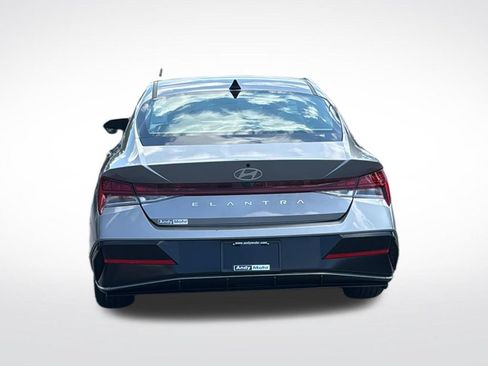 Used 2025 Hyundai Elantra SEL FWD image 6