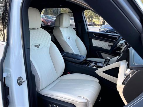 Used 2021 Bentley Bentayga image 8
