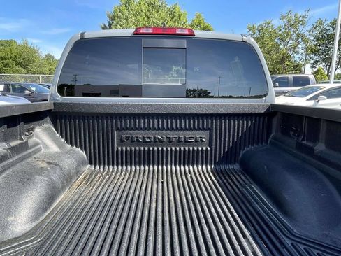 Used 2025 Nissan Frontier PRO-4X AWD/4WD image 12