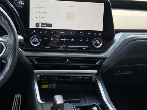 Used 2025 Lexus TX 500h AWD w/ Technology Package image 19