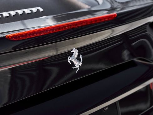 Used 2018 Ferrari 488 Spider image 13