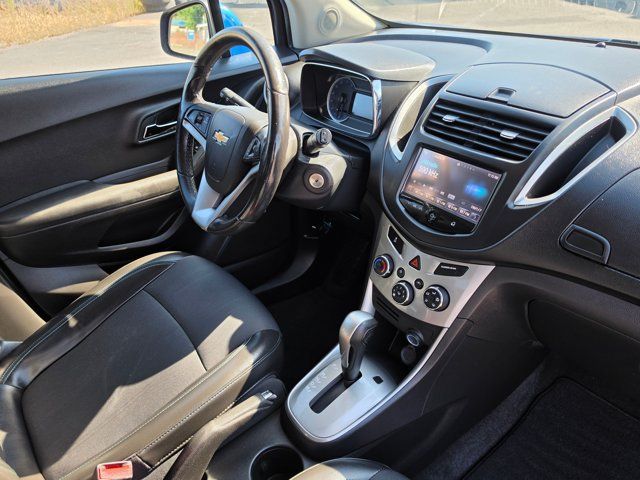 Used 2016 Chevrolet Trax LT w/ LT Sun and Sound Package AWD/4WD image 10