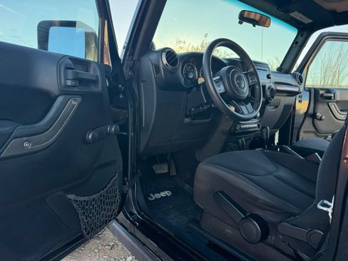 Used 2013 Jeep Wrangler Sport AWD/4WD image 5