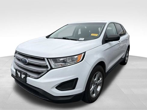 Used 2018 Ford Edge SE FWD image 2