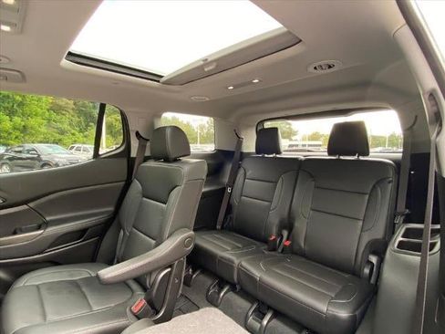 Certified 2022 GMC Acadia SLT w/ Technology Package image 27