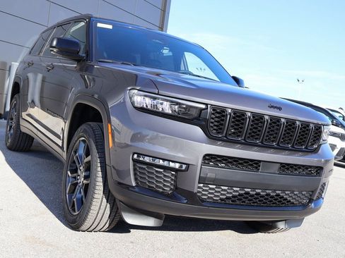 New 2025 Jeep Grand Cherokee L Limited image 6