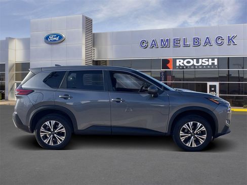 Used 2022 Nissan Rogue SV image 6