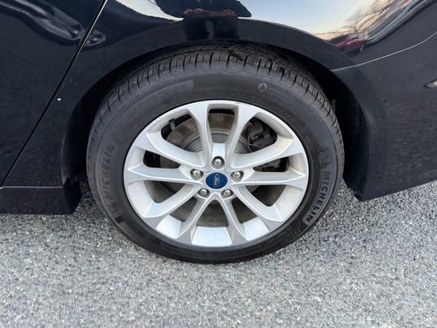 Used 2020 Ford Fusion SE image 9