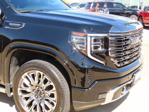 Used 2024 GMC Sierra 1500 Denali Ultimate image 6