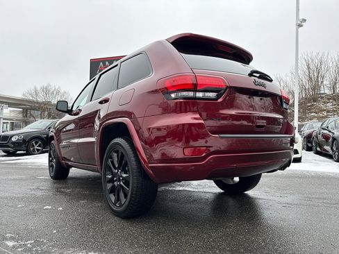 Used 2018 Jeep Grand Cherokee Altitude image 5