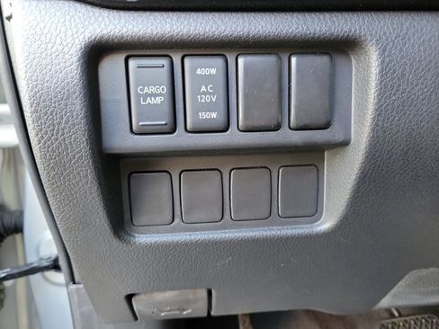 Used 2020 Nissan Titan SV w/ SV Convenience Package image 26