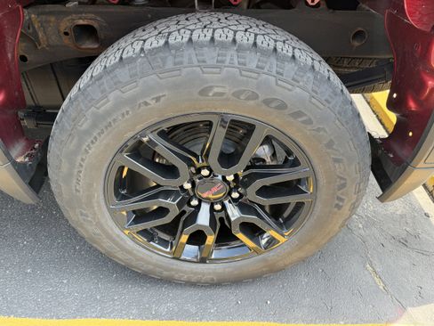 Used 2023 GMC Sierra 1500 Elevation AWD/4WD image 8