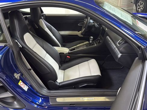 Used 2024 Porsche 718 Cayman image 25