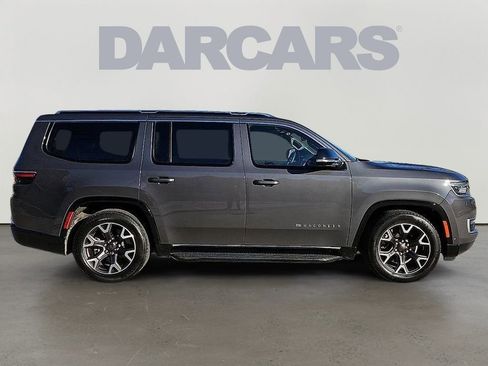 Used 2023 Jeep Wagoneer Series III w/ Preferred Equipment Group AWD/4WD image 7