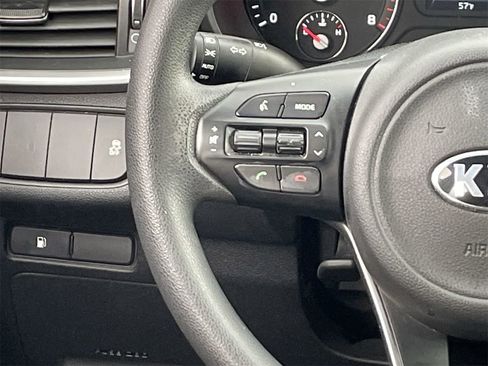 Used 2017 Kia Sorento LX image 22