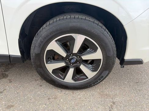 Used 2018 Subaru Forester 2.5i Premium w/ All-Weather Package AWD/4WD image 13