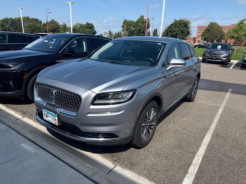 Certified 2023 Lincoln Nautilus AWD w/ Premium Package image 4