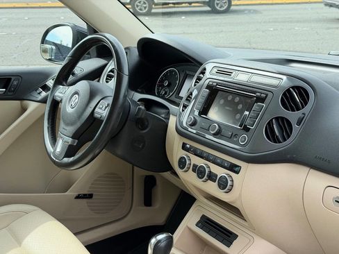 Used 2014 Volkswagen Tiguan S FWD image 18