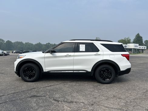 Certified 2022 Ford Explorer XLT AWD/4WD image 7