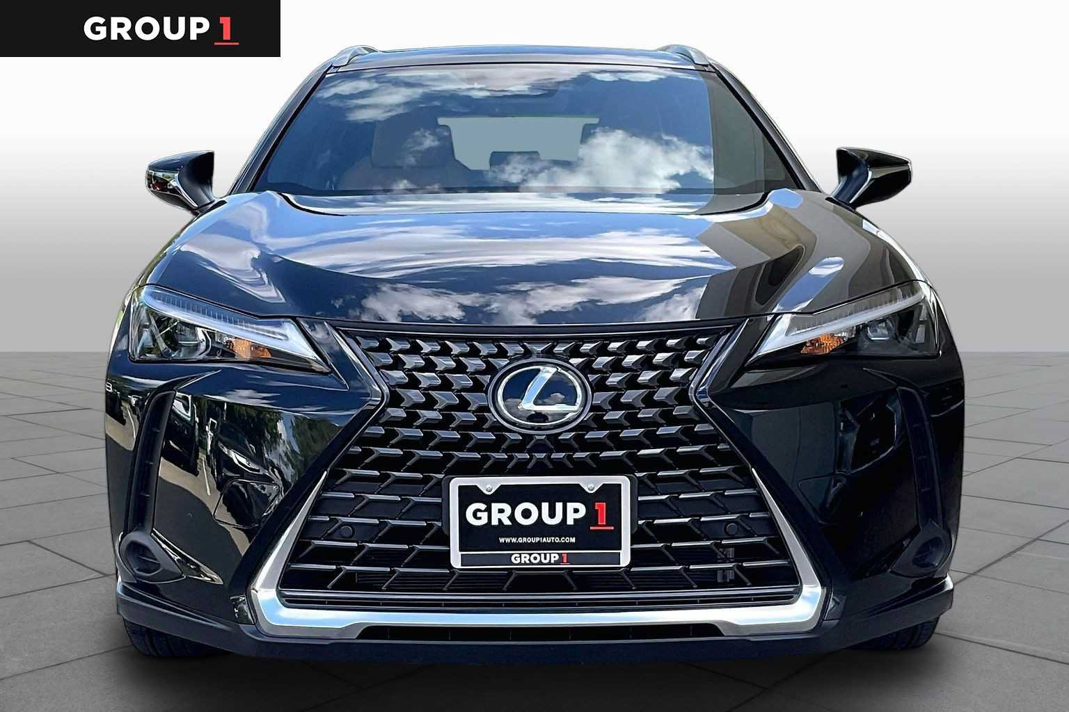 Used 2026 Lexus UX 300h FWD w/ Cold Area Package image 4
