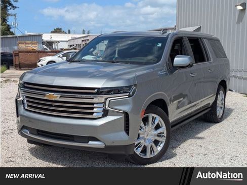 Used 2024 Chevrolet Suburban High Country image 1