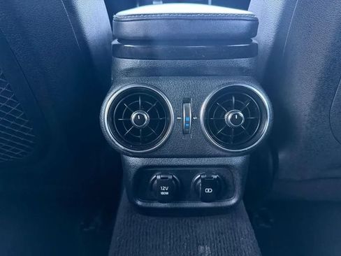 Used 2022 Kia Stinger GT-Line RWD image 28