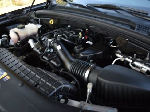 Used 2023 Jeep Grand Cherokee L Limited w/ Black Appearance Package image 23