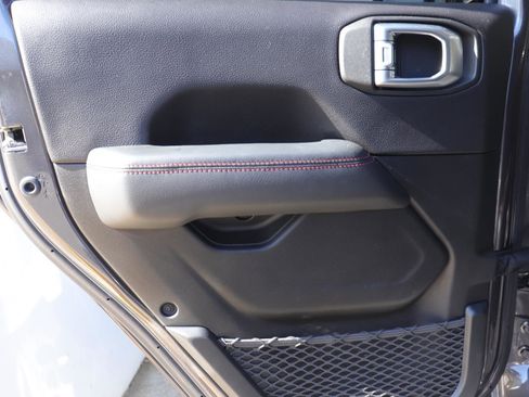 Used 2019 Jeep Wrangler Unlimited Rubicon image 12