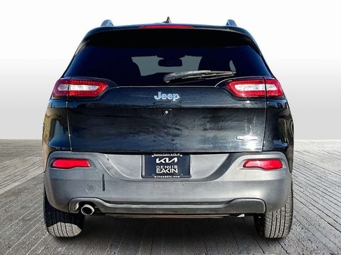 Used 2016 Jeep Cherokee Latitude w/ Comfort & Sound Group image 4