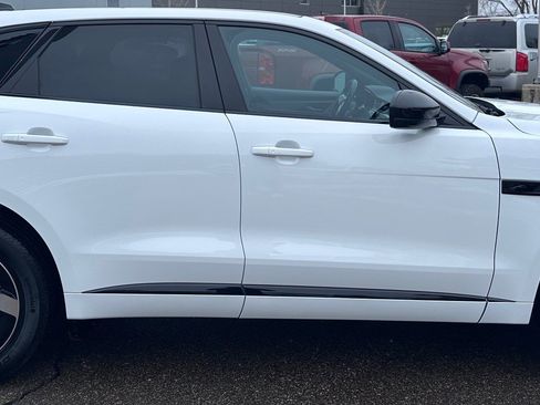 Used 2025 Jaguar F-PACE R-Dynamic S image 4
