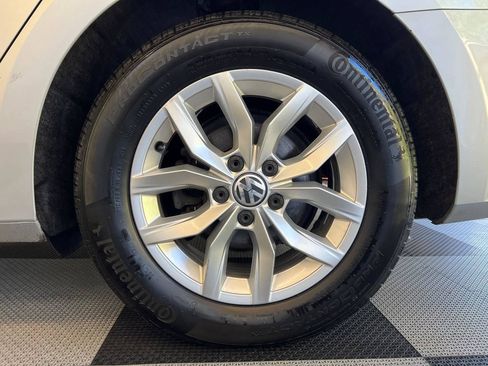 Used 2018 Volkswagen Passat 2.0T S FWD image 31