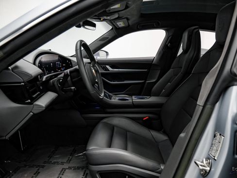 Used 2023 Porsche Taycan Turbo S w/ Premium Package image 32