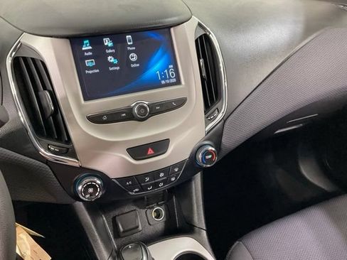 Used 2018 Chevrolet Cruze LS FWD image 21