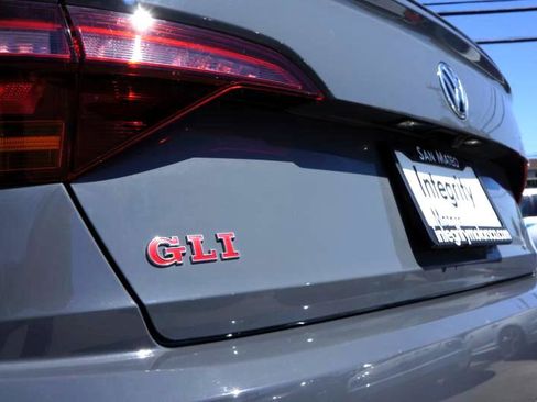 Used 2019 Volkswagen Jetta GLI image 7