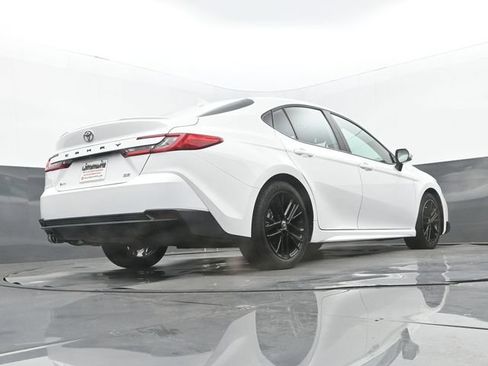 Used 2025 Toyota Camry SE w/ Convenience Package FWD image 25