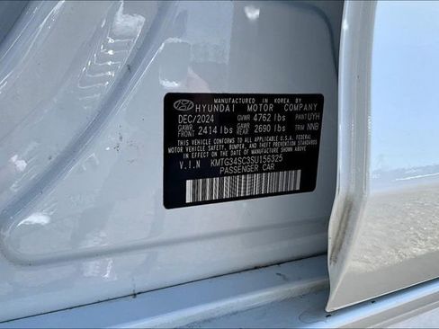 Used 2025 Genesis G70 2.5T image 20