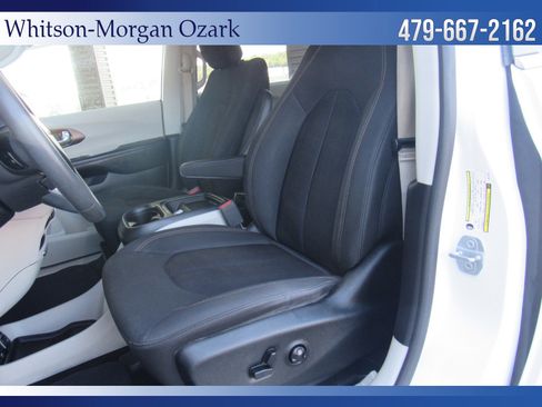 Used 2018 Chrysler Pacifica Touring Plus w/ Tire & Wheel Group image 21