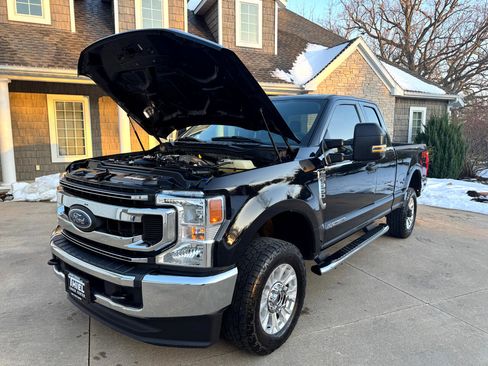 Used 2020 Ford F350 XLT w/ FX4 Off-Road Package image 25