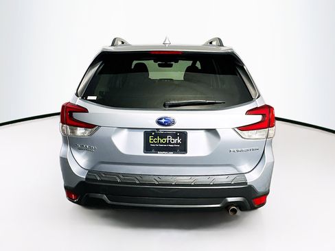 Used 2020 Subaru Forester Premium AWD/4WD image 7