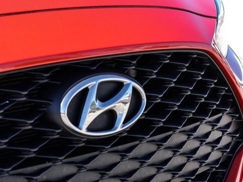 Used 2019 Hyundai Veloster Turbo image 9