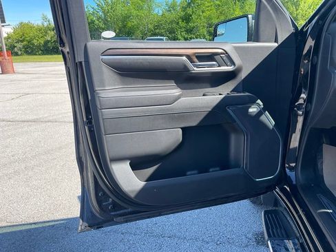 Used 2023 Chevrolet Silverado 1500 RST w/ Convenience Package II AWD/4WD image 14