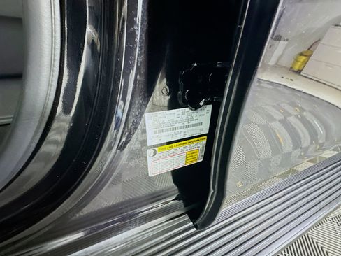 Used 2024 Ford Expedition Max Limited image 12